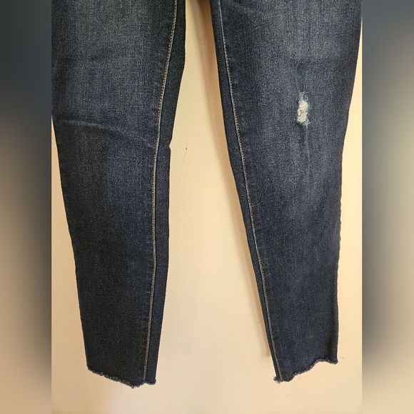 Time And Tru High Rise Curvy Distressed Jeans Size 4 Button Up Front - Picture 4 of 6